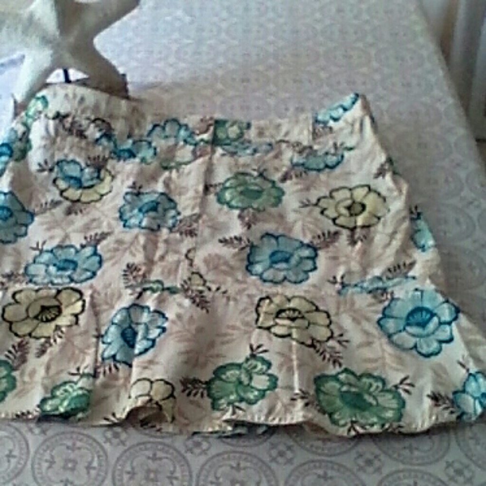 Ann Taylor Loft Floral Skirt with Sweet Ruffle